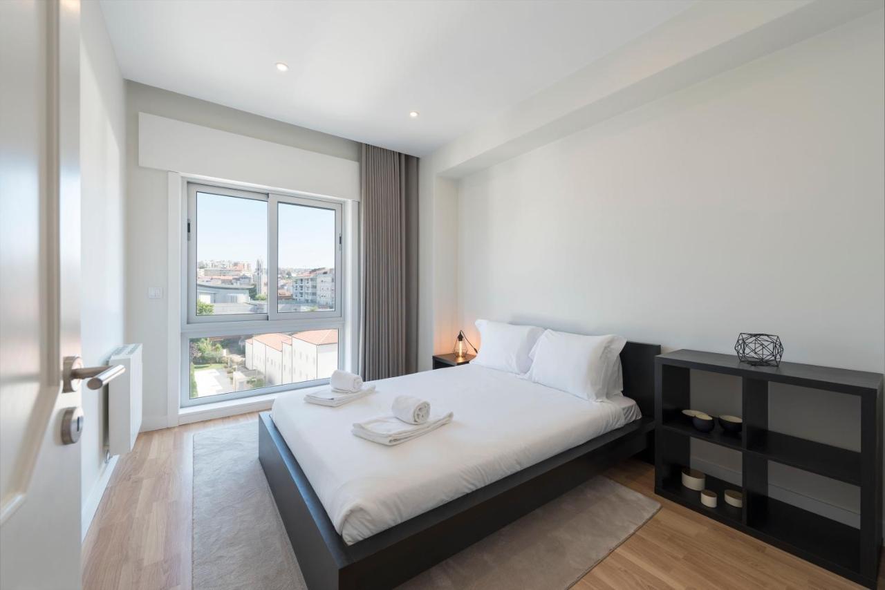 Lovelystay - Downtown Modern 2Br Flat With Free Parking Porto Exterior photo